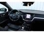 Volvo V60 2.0 T8 Recharge AWD R-Design | Incl. 12 maanden garantie | Pilot assist | Harman/Kardon audio | Memory seats | Stoel/stuurverwarming | Uitklapbare trekhaak | Schuif/kantel dak | Apple carplay/Android auto |