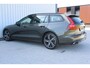 Volvo V60 2.0 T8 Recharge AWD R-Design | Incl. 12 maanden garantie | Pilot assist | Harman/Kardon audio | Memory seats | Stoel/stuurverwarming | Uitklapbare trekhaak | Schuif/kantel dak | Apple carplay/Android auto |