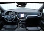Volvo V60 2.0 T8 Recharge AWD R-Design | Incl. 12 maanden garantie | Pilot assist | Harman/Kardon audio | Memory seats | Stoel/stuurverwarming | Uitklapbare trekhaak | Schuif/kantel dak | Apple carplay/Android auto |