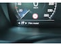 Volvo V60 2.0 T8 Recharge AWD R-Design | Incl. 12 maanden garantie | Pilot assist | Harman/Kardon audio | Memory seats | Stoel/stuurverwarming | Uitklapbare trekhaak | Schuif/kantel dak | Apple carplay/Android auto |