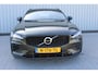 Volvo V60 2.0 T8 Recharge AWD R-Design | Incl. 12 maanden garantie | Pilot assist | Harman/Kardon audio | Memory seats | Stoel/stuurverwarming | Uitklapbare trekhaak | Schuif/kantel dak | Apple carplay/Android auto |