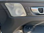 Volvo XC60 2.0 T6 Plug-in hybrid AWD Ultra Black Edition / Luchtvering / B&W Audio / Rondomzicht camera / cruise control adaptief /