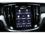 Volvo V60 B4 Automaat Mild Hybrid Essential Edition | Lederen Bekleding Charcoal | Adaptieve Cruise Control | Pilot Assist | 19-Inch Lichtmetalen Velgen | Getint Glas | Donkere Hemelbekleding | Parkeersensoren Voor & Achter | Achteruitrijcamera | Stoelverwarming Voor- en Achter | Stuurverwarming | Google | High Performance Audio | Lendensteun | BLIS |
