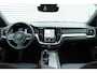 Volvo V60 B4 Automaat Mild Hybrid Essential Edition | Lederen Bekleding Charcoal | Adaptieve Cruise Control | Pilot Assist | 19-Inch Lichtmetalen Velgen | Getint Glas | Donkere Hemelbekleding | Parkeersensoren Voor & Achter | Achteruitrijcamera | Stoelverwarming Voor- en Achter | Stuurverwarming | Google | High Performance Audio | Lendensteun | BLIS |