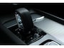 Volvo V60 B4 Automaat Mild Hybrid Essential Edition | Lederen Bekleding Charcoal | Adaptieve Cruise Control | Pilot Assist | 19-Inch Lichtmetalen Velgen | Getint Glas | Donkere Hemelbekleding | Parkeersensoren Voor & Achter | Achteruitrijcamera | Stoelverwarming Voor- en Achter | Stuurverwarming | Google | High Performance Audio | Lendensteun | BLIS |