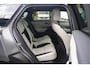 Land Rover Range Rover Velar 300D 3.0 V6 D300 R-Dynamic R-Dynamic Luchtvering stoelen electrisch bedienbaar L-memory private-glas HUD electrische achterklep zwarte-dakhemel PDC v+a Matrix-verlichting ACC 20"-lmv keyless acces/start Pano-dak 360-camera Digi-cockpit stoel/stuurverwarming Meridian-soundsystem