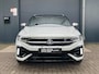 Volkswagen T-Roc R AKRA PANO SFEER CARPLAY CAMERA DIGITAAL COCKPIT LANE ASSIST ACC BLUETOOTH NAVI SPORTMODE DEALER ONDERHOUDEN