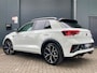 Volkswagen T-Roc R AKRA PANO SFEER CARPLAY CAMERA DIGITAAL COCKPIT LANE ASSIST ACC BLUETOOTH NAVI SPORTMODE DEALER ONDERHOUDEN