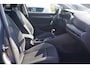 Volkswagen Golf 2.0 TDI Life Navi PDC v+a Stoel-/stuurverwarming Apple Carplay Adaptive cruise