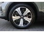Volvo XC40 Recharge Pro Adaptieve Cruise Control met Pilot Assist | Panoramisch schuif/kanteldak | Premium audio by Harman Kardon | 360 Parkeercamera | Elek. voorstoelen met geheugen | Verwarmbare voorstoelen + stuurwiel |