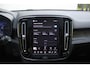 Volvo XC40 Recharge Pro Adaptieve Cruise Control met Pilot Assist | Panoramisch schuif/kanteldak | Premium audio by Harman Kardon | 360 Parkeercamera | Elek. voorstoelen met geheugen | Verwarmbare voorstoelen + stuurwiel |