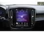 Volvo XC40 Recharge Pro Adaptieve Cruise Control met Pilot Assist | Panoramisch schuif/kanteldak | Premium audio by Harman Kardon | 360 Parkeercamera | Elek. voorstoelen met geheugen | Verwarmbare voorstoelen + stuurwiel |