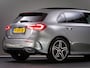 Mercedes-Benz A-klasse 180 AMG Line (SFEERVERLICHTING, STOELVERWARMING, PANO, APPLE CARPLAY/ANDROID AUTO, MULTIFUNCTIONEEL STUUR)