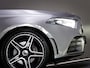 Mercedes-Benz A-klasse 180 AMG Line (SFEERVERLICHTING, STOELVERWARMING, PANO, APPLE CARPLAY/ANDROID AUTO, MULTIFUNCTIONEEL STUUR)