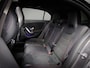 Mercedes-Benz A-klasse 180 AMG Line (SFEERVERLICHTING, STOELVERWARMING, PANO, APPLE CARPLAY/ANDROID AUTO, MULTIFUNCTIONEEL STUUR)