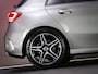 Mercedes-Benz A-klasse 180 AMG Line (SFEERVERLICHTING, STOELVERWARMING, PANO, APPLE CARPLAY/ANDROID AUTO, MULTIFUNCTIONEEL STUUR)