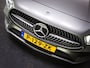 Mercedes-Benz A-klasse 180 AMG Line (SFEERVERLICHTING, STOELVERWARMING, PANO, APPLE CARPLAY/ANDROID AUTO, MULTIFUNCTIONEEL STUUR)