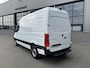 Mercedes-Benz Sprinter 317 CDI L2 H2 360 Camera / Trekhaak / MBUX / Navigatie / Parkeersensoren / Cruise control / Airco / 270 Graden achterdeuren