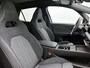 Volkswagen ID.3 Neo Style 58 kWh | 190pk | Steunhaak voor fietsendrager, afneembaar | Panoramadak | ergoActive Stoelen (Memory/massage) | 360 graden camera | Head-updisplay | Travel Assist | Apple Carplay \ Android Auto |