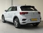 Volkswagen T-Roc 1.5 TSI 3x R-Line | PANO | CAMERA | CARPLAY | VIRTUAL | ALL SEASONS |