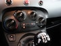 Fiat 500 0.9 TwinAir Lounge Bluetooth, Panoramadak, Buitenspiegels elektrisch verstel- en verwarmbaar, stuur multifunctioneel, Multimedia-voorbereiding. Deze Fiat 500 uit 2013 combineert Italiaans design met moderne techniek. Dankzij de pittige en zuinige 0.9 TwinAir motor rijd je soepel.