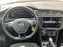 Volkswagen Tiguan 1.5 TSI ACT Comfortline Business / Trekhaak (1.800KG) / Adaptief Cruise Control / 360 Camera / Dakrails / Massage Functie Voorstoelen / Stoel-. Stuur Verwarming / Airco / Navigatie / Bluetooth / Radio /