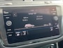 Volkswagen Tiguan 1.5 TSI ACT Comfortline Business / Trekhaak (1.800KG) / Adaptief Cruise Control / 360 Camera / Dakrails / Massage Functie Voorstoelen / Stoel-. Stuur Verwarming / Airco / Navigatie / Bluetooth / Radio /