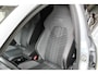 Volkswagen Golf 1.5 eTSI R-Line (2x) DSG | Navigatie | LM '17 | PDC + Camera |  Aut. Airco