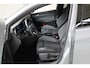 Volkswagen Golf 1.5 eTSI R-Line (2x) DSG | Navigatie | LM '17 | PDC + Camera |  Aut. Airco