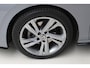 Volkswagen Golf 1.5 eTSI R-Line (2x) DSG | Navigatie | LM '17 | PDC + Camera |  Aut. Airco