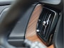 Volvo XC60 2.0 T8 PHEV AWD Ultimate Dark Luchtvering | Massage | Pano | Harman/Kardon | Org. NL