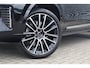 Volvo XC90 2.0 T8 Plug-in hybrid AWD Ultra Bright Exec. Ed. | Geventileerde voorstoelen | Massagefunctie | Luchtvering | 22" lichtmetalen velgen | Stoelverwarming | verwarmd stuurwiel | Elektr. bedienbaar schuif-\-kanteldak | Extra getint glas | Gelamineerde ramen | Bowers & wilkins Audio | Head-up display | Google Services |