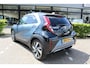 Toyota Aygo X 1.0 VVT-i S-CVT Premium | Rijklaar | 'Trekhaak' | Keyless | LED | Half-leder | Stoelverw. | Sensoren v+a | Camera | Clima | Adap.cruise