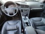 Volvo XC70 2.5 T Summum Trekhaak - Leder - Schuif/Kanteldak - Nieuwe APK - NL auto