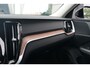 Volvo V60 2.0 T6 Twin Engine AWD Momentum Pro | Afneembare trekhaak | Verwarmde voorstoelen |