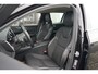 Volvo V60 2.0 T6 Twin Engine AWD Momentum Pro | Afneembare trekhaak | Verwarmde voorstoelen |