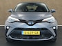 Toyota C-HR / C-HR+ 1.8 Hybrid Dynamic - ORIGINEEL NEDERLANDSE AUTO - CRUISE CONTROL ADAPTIEF - APPLE CARPLAY/ANDROID AUTO - DODEHOEKDETECTIE - NAVIGATIE FULL MAP - KEYLESS ENTRY/START - LICHTMETALEN VELGEN 18 INCH - PARKEERSENSOREN VOOR + ACHTER