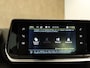Peugeot e-2008 EV Active Pack 50 kWh - ORIGINEEL NEDERLANDSE AUTO - APPLE CARPLAY/ANDROID AUTO - CLIMATE CONTROL - CRUISE CONTROL - KEYLESS START - PARKEERSENSOREN ACHTER - VERKEERSBORDDETECTIE