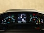 Peugeot e-2008 EV Active Pack 50 kWh - ORIGINEEL NEDERLANDSE AUTO - APPLE CARPLAY/ANDROID AUTO - CLIMATE CONTROL - CRUISE CONTROL - KEYLESS START - PARKEERSENSOREN ACHTER - VERKEERSBORDDETECTIE