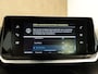 Peugeot e-2008 EV Active Pack 50 kWh - ORIGINEEL NEDERLANDSE AUTO - APPLE CARPLAY/ANDROID AUTO - CLIMATE CONTROL - CRUISE CONTROL - KEYLESS START - PARKEERSENSOREN ACHTER - VERKEERSBORDDETECTIE