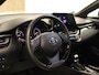 Toyota C-HR / C-HR+ 1.8 Hybrid Style - NAVIGATIE - PARKEERASSISTENT - STOELVERWARMING - STUURVERWARMING - PARKEERSENSOREN VOOR/ ACHTER - KEYLESS ENTRY/ START - DODEHOEK DETECTIE - 18 INCH LICHT METALEN VELGEN - CAMERA