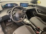 Peugeot 2008 1.2 Hybrid 145 Style Carplay | Parkeersensoren | LED | Cruise | Climate Control | DAB | Airco (automatisch) | Apple Carplay/Android Auto|telefoonintegratie premium | Cruise control