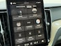 Volvo XC60 2.0 T6 Plug-in hybrid AWD Plus Dark | Panoramadak | Trekhaak | HUD | Memory | Harman Kardon |