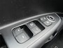 Hyundai i10 1.0i Comfort / Navigatie / Cruise control / Airco / Telefoon / Elektrisch bedienbare ramen + spiegels.