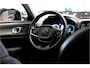 Volvo XC40 1.5 T4 Recharge 155kW/211pk DCT7 Inscription ADAPT.CRUISE + PILOT ASSIST + EL.TREKHAAK + NAPPA LEER + NAVI SENSUS + LANE ASSIST + STUUR-&STOELVERWARMING + CAMERA + STYLING PAKKET + KEYLESS ENTRY&GO + PARKSENSOREN V&A + 19” LM-VELGEN!!