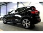 Volvo XC40 1.5 T4 Recharge 155kW/211pk DCT7 Inscription ADAPT.CRUISE + PILOT ASSIST + EL.TREKHAAK + NAPPA LEER + NAVI SENSUS + LANE ASSIST + STUUR-&STOELVERWARMING + CAMERA + STYLING PAKKET + KEYLESS ENTRY&GO + PARKSENSOREN V&A + 19” LM-VELGEN!!