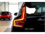 Volvo XC40 1.5 T4 Recharge 155kW/211pk DCT7 Inscription ADAPT.CRUISE + PILOT ASSIST + EL.TREKHAAK + NAPPA LEER + NAVI SENSUS + LANE ASSIST + STUUR-&STOELVERWARMING + CAMERA + STYLING PAKKET + KEYLESS ENTRY&GO + PARKSENSOREN V&A + 19” LM-VELGEN!!