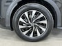 Volkswagen T-Roc 1.5 eTsi 150 pk Life First Edition | Comfort | Camera | Trekhaak |