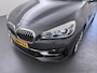 BMW 2-Serie Gran Tourer 220i 7p. Business Edition Plus LEDER / Navigatie / Camera / Parkeersensoren / Stoelverwarming / Carplay / 18'' LMV