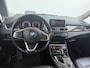 BMW 2-Serie Gran Tourer 220i 7p. Business Edition Plus LEDER / Navigatie / Camera / Parkeersensoren / Stoelverwarming / Carplay / 18'' LMV